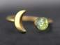 Mobile Preview: Mond und Glasopal Ring. Vergoldetes Silber.