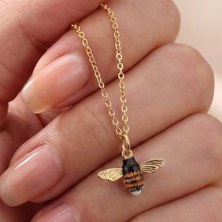 Hummel Kette Silber vergoldet, handemaillierter Hummel Anhänger