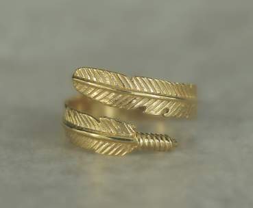 Dainty gold feather wrap around ring. 18k gold plated sterling silver