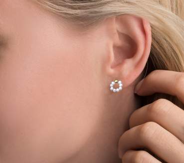 Dainty freshwater pearl circle stud earrings. 18k vermeil gold plated sterling