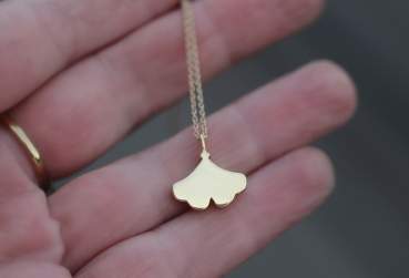 White Shell Ginkgo necklace. 18K gold dainty mother of pearl necklace