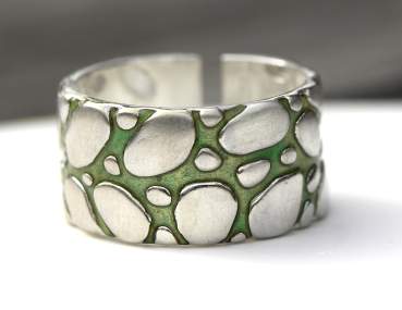 GARDEN PATH. Sterling Silver & green Enamel ring