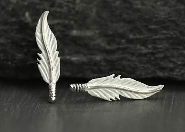 Sterling white feather ring. Silver and enamel