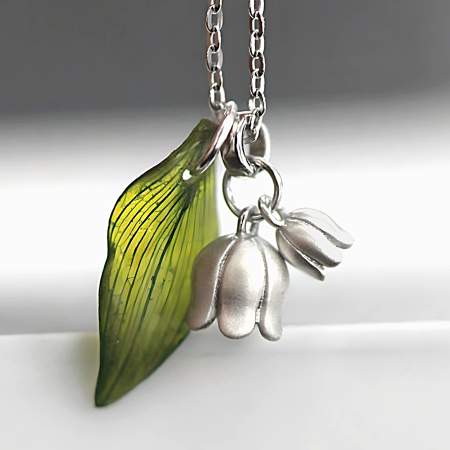 925 Maiglöckchen Kette mit echtem Maiglöckchenblatt in Harz