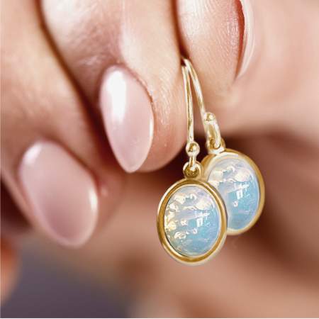 Ohrringe mit seltenen vintage Opal Steinen. Sterling Silber vergoldete Ohrhaken