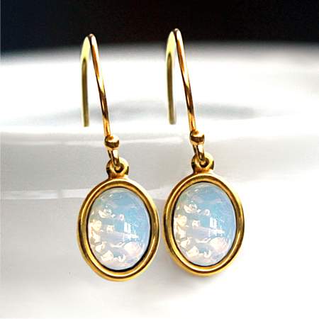 Ohrringe mit seltenen vintage Opal Steinen. Sterling Silber vergoldete Ohrhaken