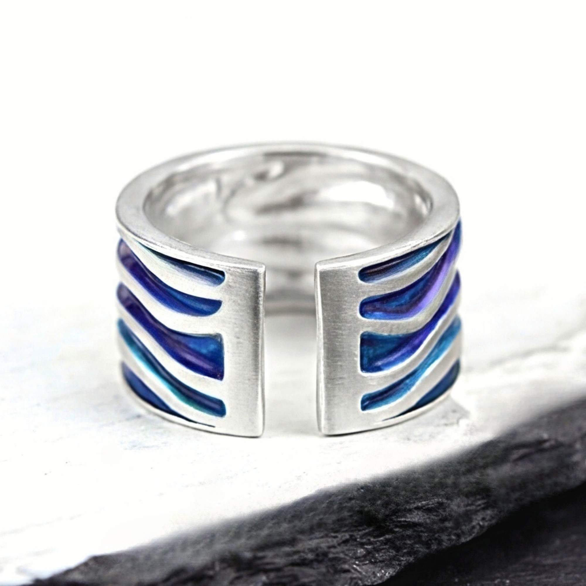 MEERES Ring. Sterling Silber Wellen Ring mit türkis blauer Emaille.