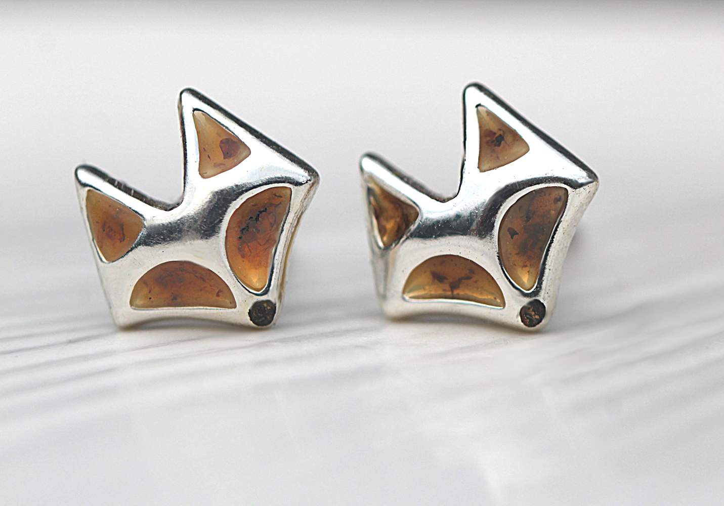 Red fox stud earrings. Enamel resin silver earrings