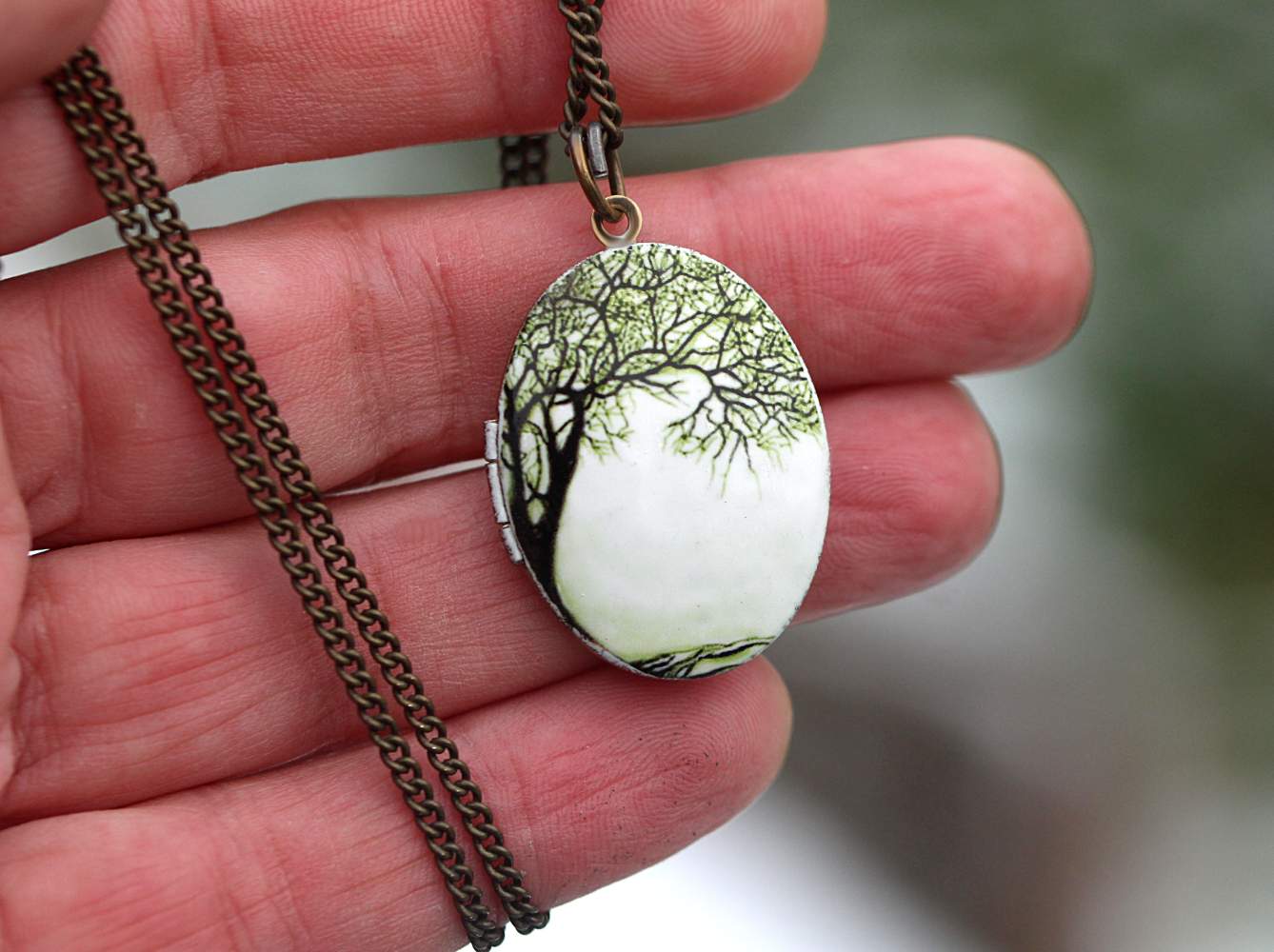 Vintage locket necklace. Bending willow tree