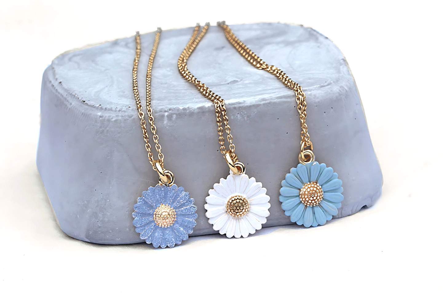 Dainty gold vermeil daisy necklace. White, blue or blue turquoise. Enamel