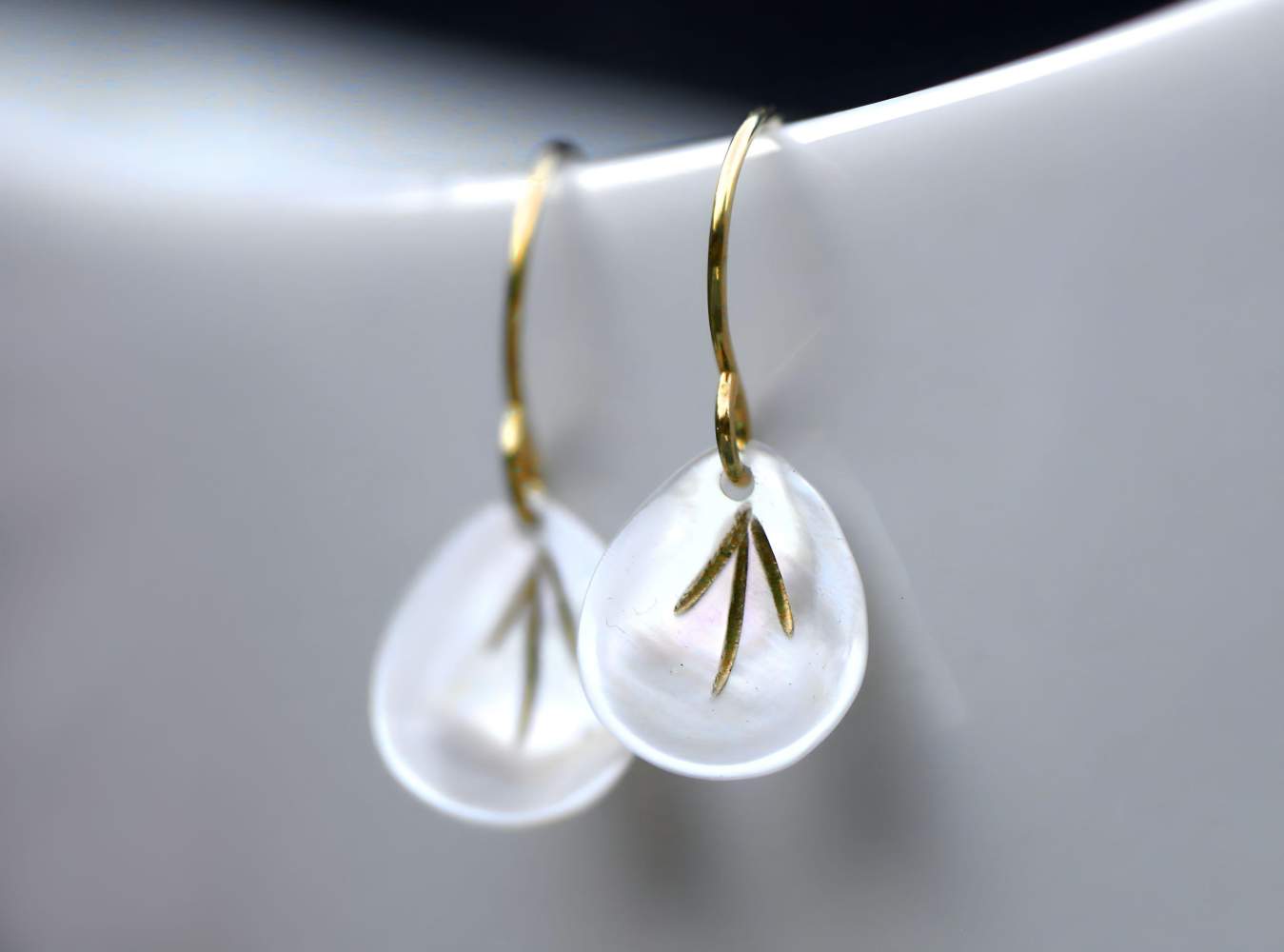 Dainty Pearl Drop Earrings. 18k gold vermeil and mother of pearl