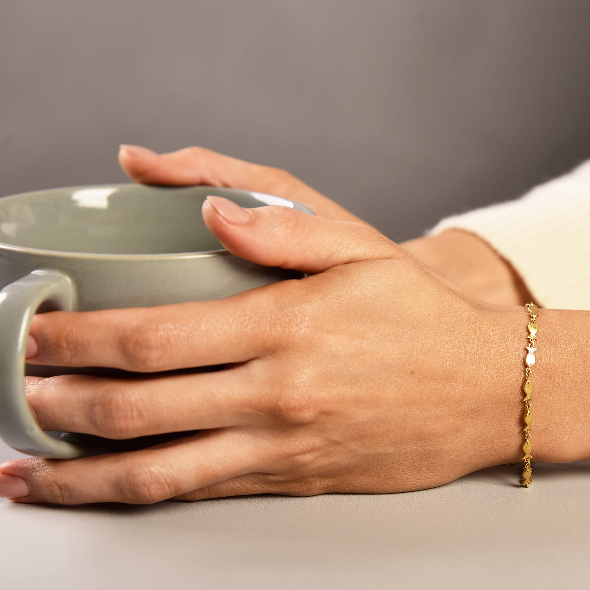Armband GEGEN DEN STROM. 925 Sterling Silber vergoldet Armband GEGEN DEN STROM. 925 Sterling Silber vergoldet