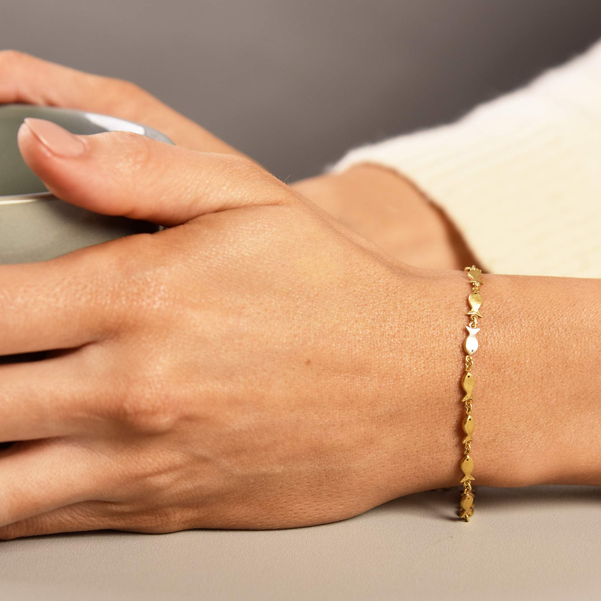 Armband GEGEN DEN STROM. 925 Sterling Silber vergoldet Armband GEGEN DEN STROM. 925 Sterling Silber vergoldet
