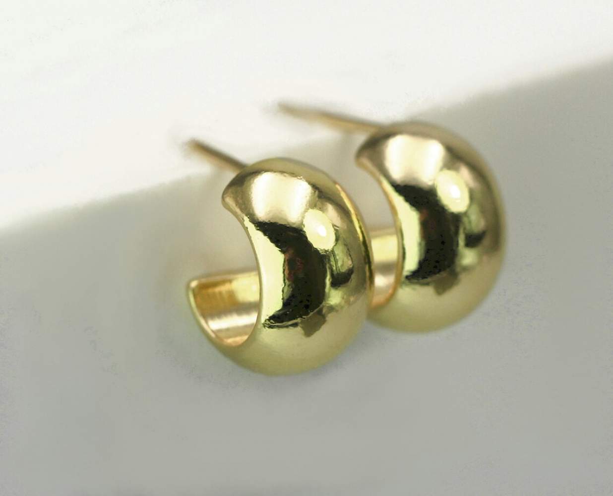 18k Gold filled huggie hoop stud earrings