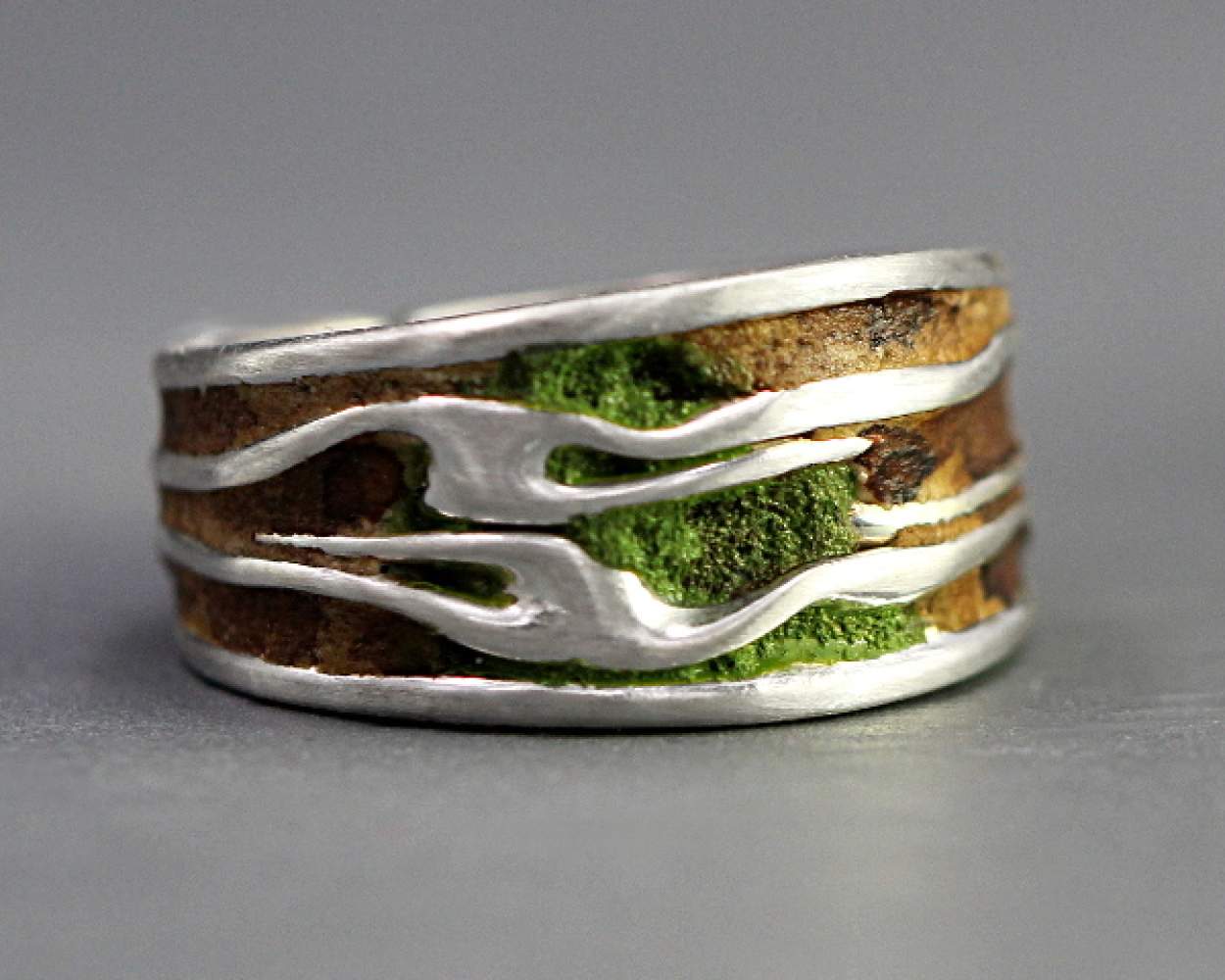 Sterling Tree Bark ring with wood and moss