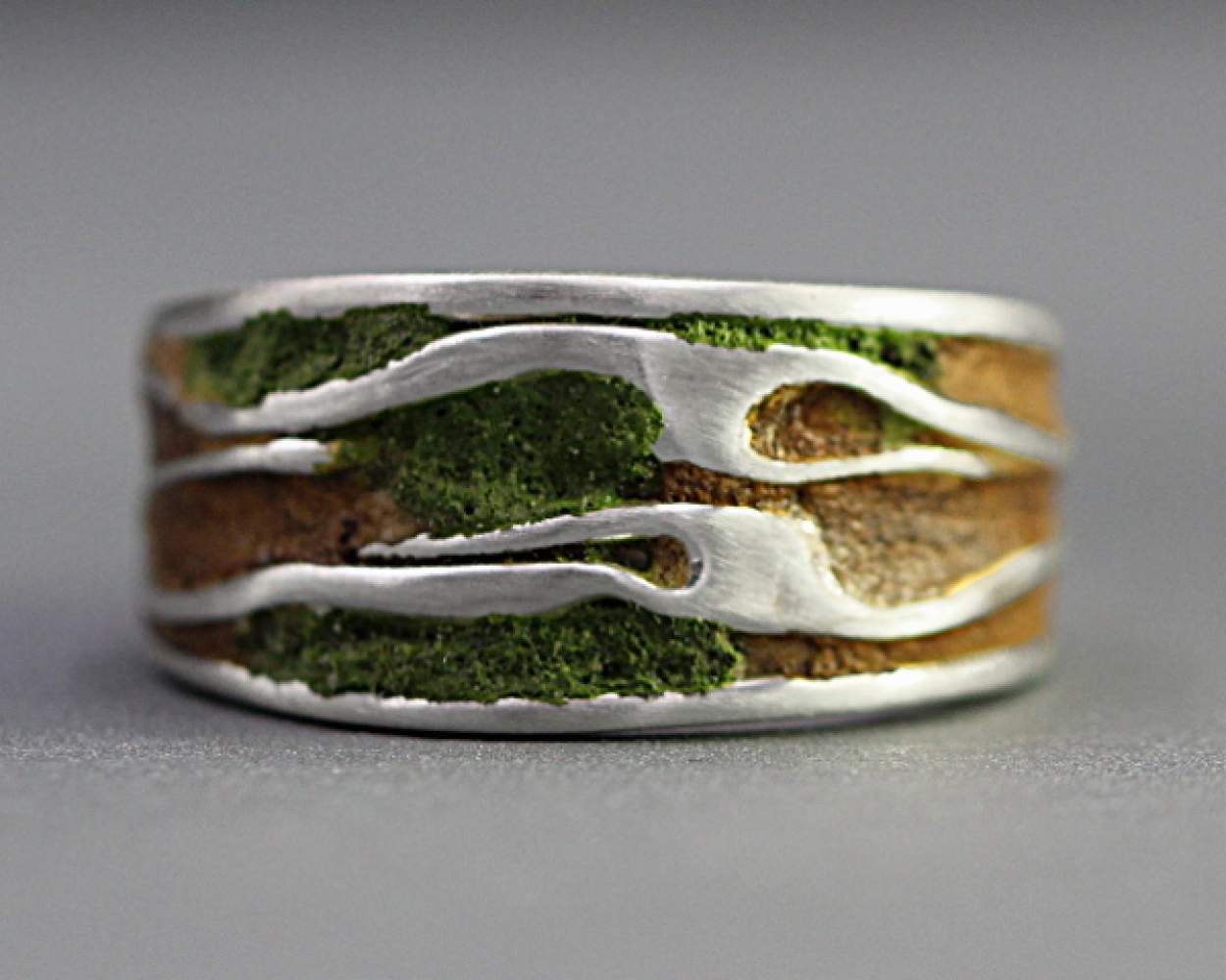 Sterling Tree Bark ring with wood and moss