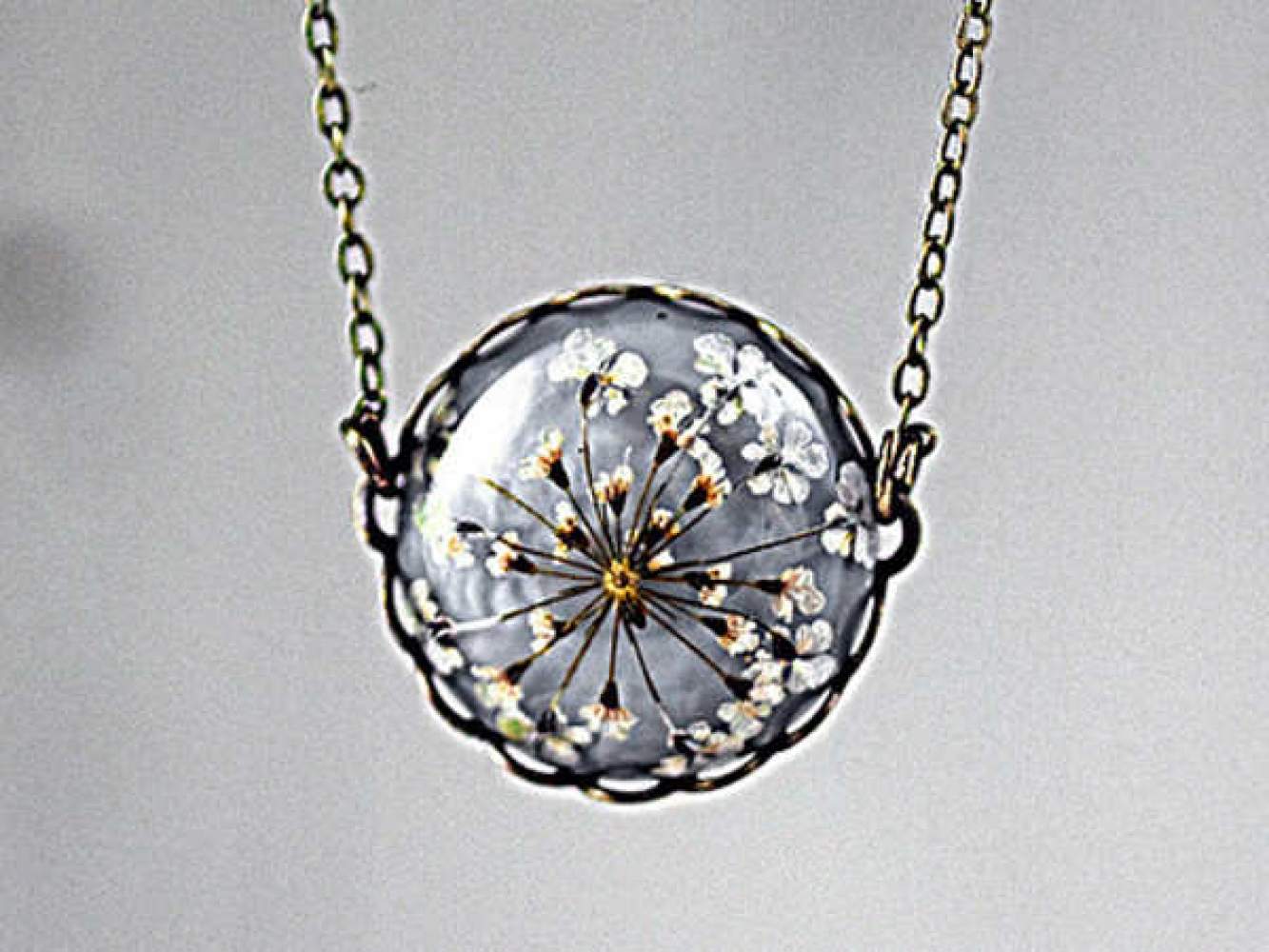 Real flower small delicate necklace